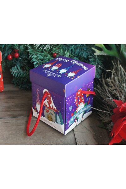 Genel Markalar Yılbaşı Temalı Askılı Küp Kapaklı Hediye Çikolata Şeker Kutusu