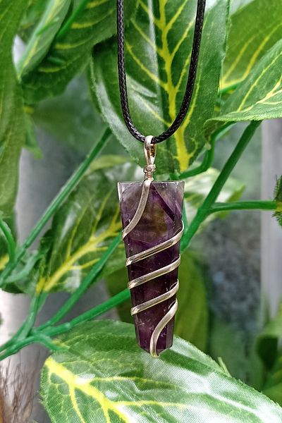 TAUS STONE Amethyst Stone Wire Wrapped Pyramid Pendant (with Leather String as a Gift)