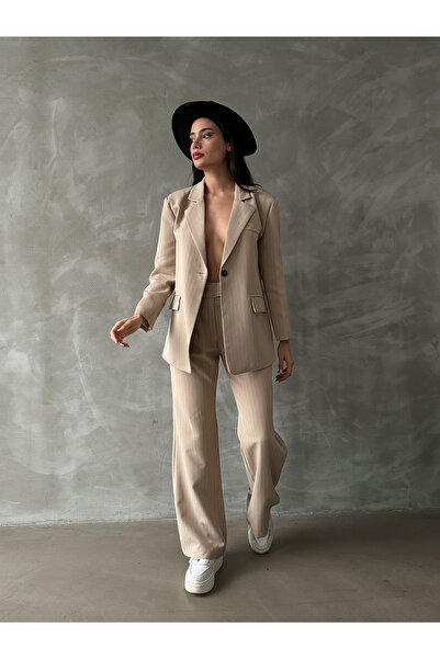 AÈC PRIVÈ بليزر نسائي كبير الحجم مخطط ومبطن من الداخل (سترة واحدة للبيع)