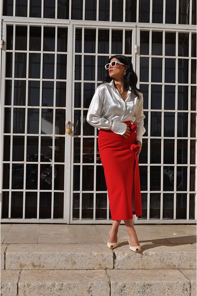 Nous ROSE AND SLITDING DETAILED DESIGN RED SKIRT