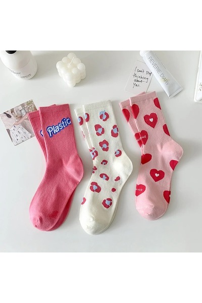 çorapmanya 3 Çift Dikişsiz Kadın Çok Renkli Aşk Mektupları / Kalp Desenli Kolej Çorap