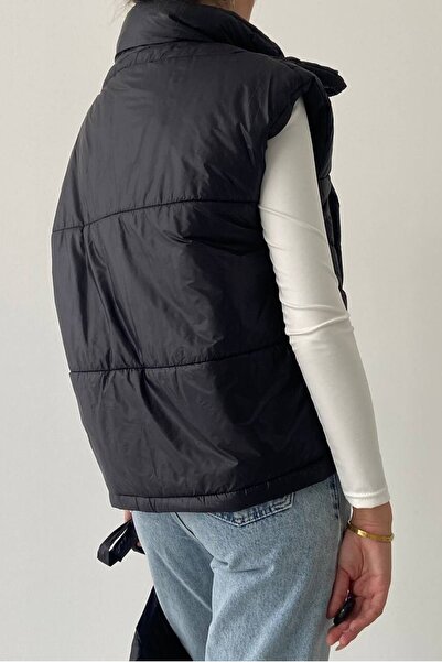 vuvutasarım Чорна спортивна надувна жилетка з кишенями 201