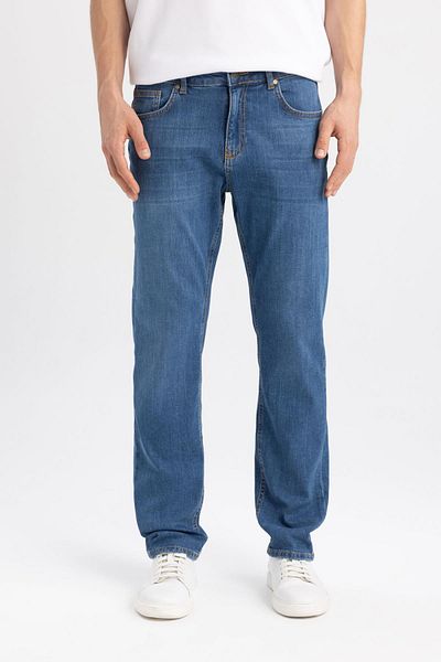 DeFacto Sergio Regular Fit Jeanshose – Normale Taille, Röhrenbein A6948ax24sp