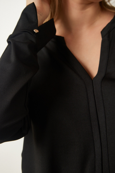 Happiness İstanbul Dámská černá pletená halenka s límcem Judge RX00042