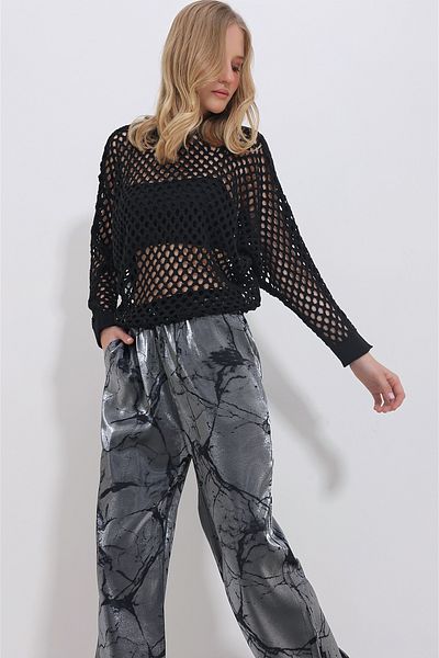 Trend Alaçatı Stili Women's Black Crew Neck Bat Sleeve Hole Openwork Knitwear Blouse ALC-X11391
