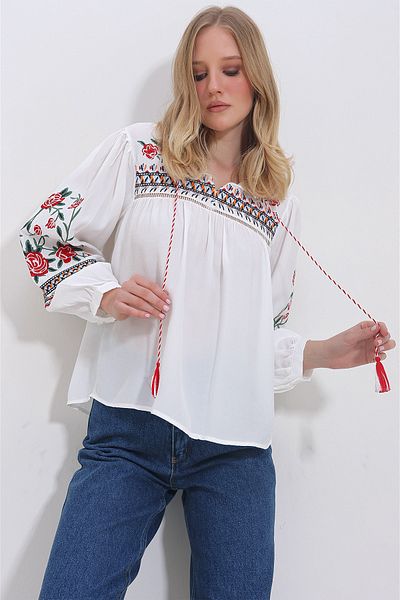 Trend Alaçatı Stili Robă albă și bluză cu mâneci brodate pentru femei ALC-X11377