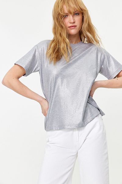 Trendyol Collection Pletená halenka se stříbrnou fólií s běžným/normálním vzorem TWOSS24BZ00097