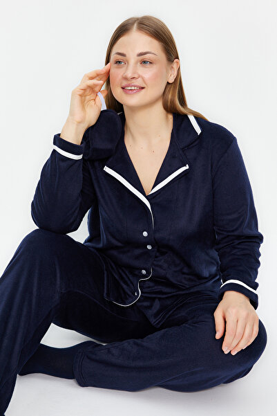 Trendyol Curve Sötétkék gyapjú kötött pizsama szett - inggallér, csövek TBBAW24AI00041