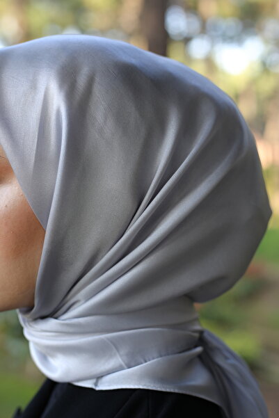 Akel Plain Crystal Hijab Scarf Size 95 x 95 cm