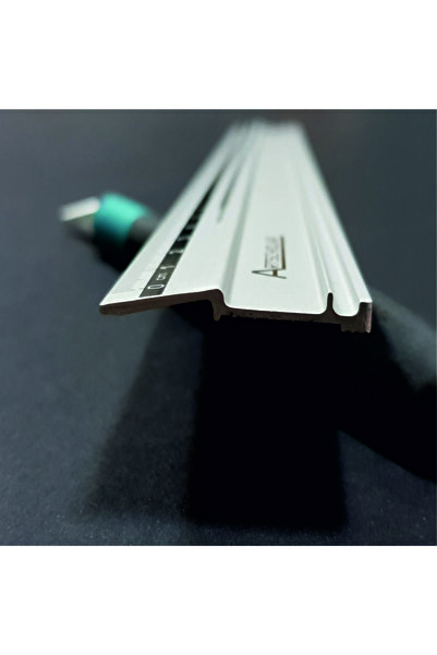 Artscholar Alüminyum Cetvell Kaymaz Taban & Yükseltili 50 Cm