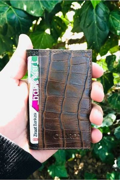 GUARD Brown Crocodile Print Leather Card Holder