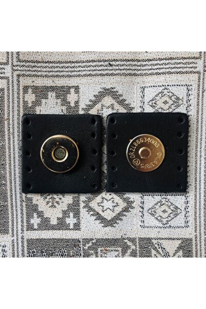 Alfa Tasarım حقيبة مربعة من الجلد الطبيعي بمغناطيس ذهبي - لون أسود