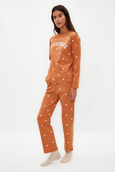 Trendyol Collection 100% pamut narancssárga pöttyös pizsama szett - póló és nadrág THMAW24PT00210