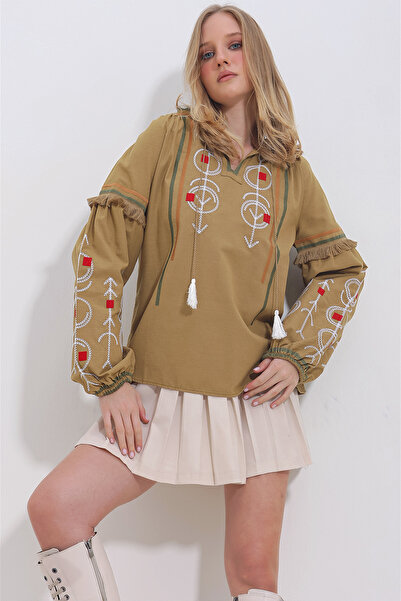 Trend Alaçatı Stili Γυναικεία πράσινη κεντητή φούντα Λεπτομερής υφασμένη μπλούζα ALC-X11375