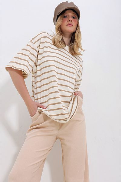 Trend Alaçatı Stili Dámské Mléko Coffee Crew Výstřih Žebrovaný Pruhovaný 2 nitě Unisex tričko ALC-X11418