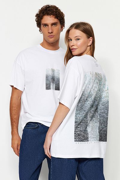 Trendyol Collection White*002 Unisex Oversize Devrim Erbil Printed Knitted T-Shirt TWOSS24TS00017