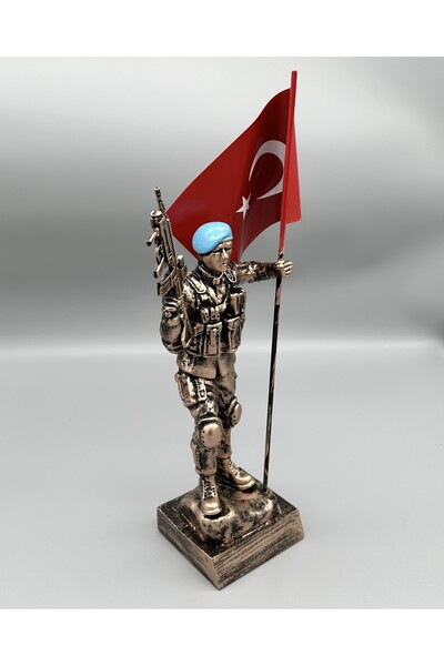 halmak Büyük Komando Heykeli Mavi Bereli