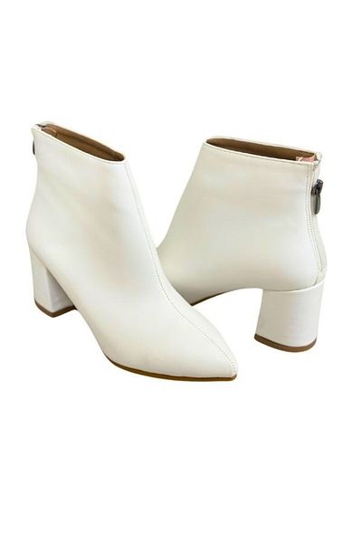 İmerShoes White Short Boots - Chunky Heel, Zip-Up, Pointed Toe and Serrated Sole Fur Lining Bootie 211