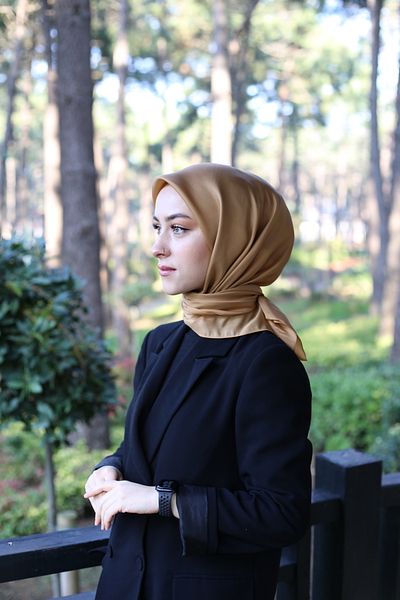 Akel Απλό Κρυστάλλινο Κασκόλ Hijab Μέγεθος 95 x 95 cm
