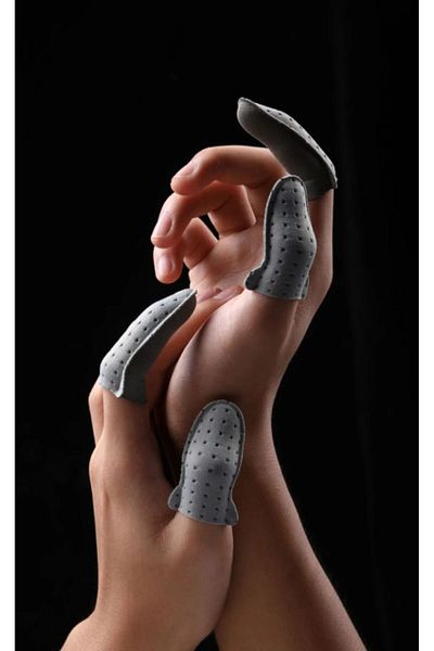 Alazpay Silver 0.3mm Super Conductive Sweatproof Pubg Game Gloves (4 Pieces)