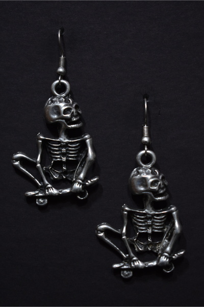 takimaster Gümüş Kaplama Kaykay Üzerinde Çılgın İskelet Figürlü Küpe Gümüş Kaplama Küpe