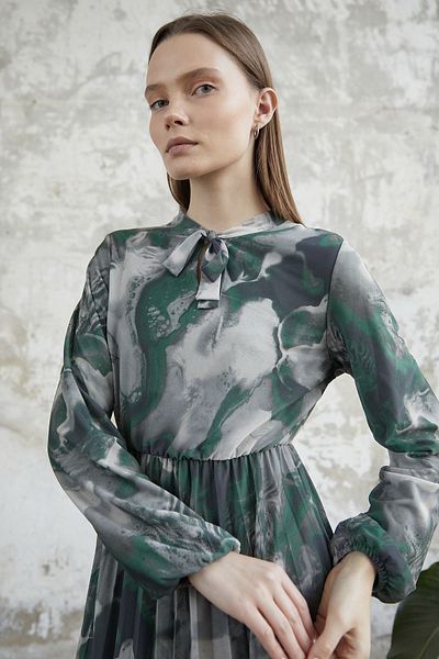 InStyle Φόρεμα από τούλι με γιακά με ζώνη - Πράσινο