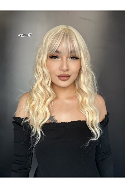 Suzan Peruk Dalgalı Kısa Perçemli Fiber Sentetik Peruk - Platin