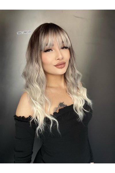 Suzan Peruk Dalgalı Kısa Perçemli Fiber Sentetik Peruk - Ombre ve Röfleli