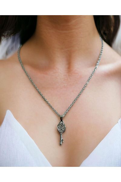 Mixperi Zircon Stone Key Model Necklace White Chain Key Pattern Necklace