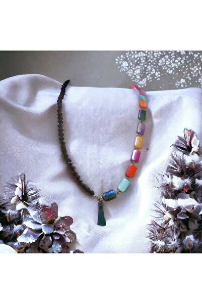 Crystal Atelier قلادة مطرزة بالكريستال بأطراف شرابة ملونة