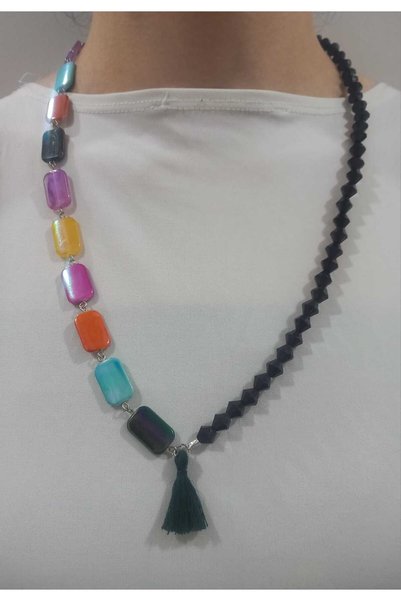 Crystal Atelier قلادة مطرزة بالكريستال بأطراف شرابة ملونة
