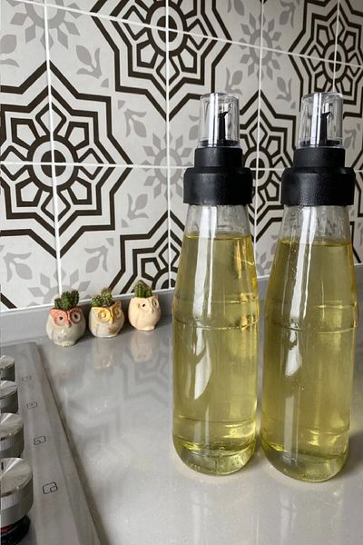 Bayev 2 Pieces Drip-Free Glass Oil Pot Vinegar Bottle 720 ml - Leak-Proof Smart Oil Pot