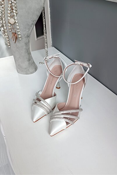 LA CALZATURE أم اللؤلؤ الساتان المتجول حجر شفاف مفصل 9 سم كأس كعب خنجر فستان ...