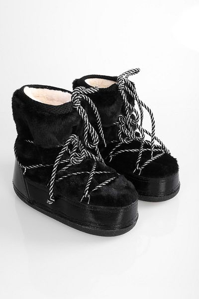 Shoeberry Damen-Schneestiefel Snowie in Schwarz mit pelziger Innenseite und dicker Sohle