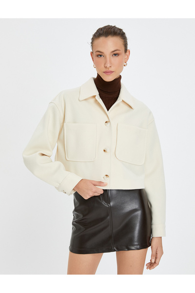 Koton Kurz geschnittene Jacke mit geknöpftem Hemdkragen und doppelter Tasche