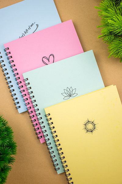 Four Kids 4 buc. Caiet cu design imprimat 14x20 40 coli Caiet cu rigle de 80 pagini