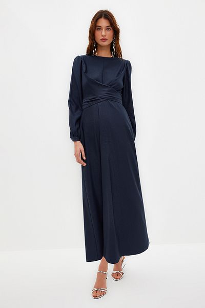 Trendyol Modest Námořnicky modré dvouřadé modelové večerní šaty s vlastním vzorem TCTSS24DB00021