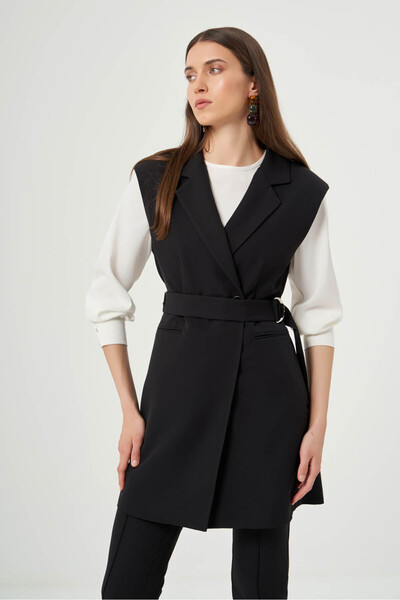 Mizalle Black Vest with Buckle Belt