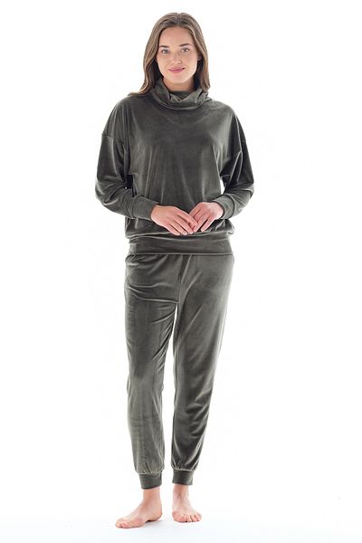 Feyza Pijama طقم بيجامة نسائي مخملي ذو ياقة مرتفعة