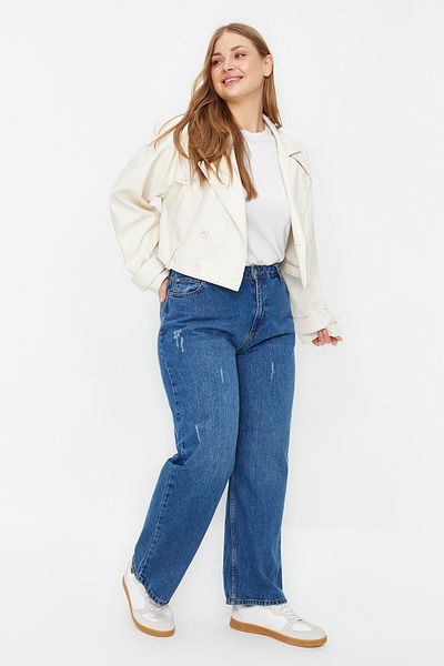 Trendyol Curve Hellblaue, weit geschnittene Jeans mit hoher Taille TBBAW24CJ00069
