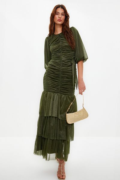 Trendyol Modest Λεπτομερές μακρύ ασημί βραδινό φόρεμα χακί βολάν TCTSS24DB00039