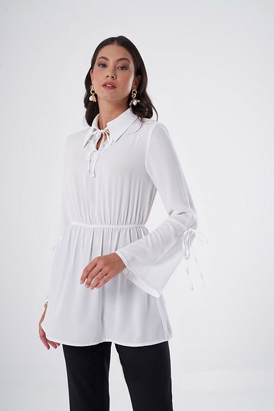 Mizalle Ecru-Tunika mit Spitzendetail