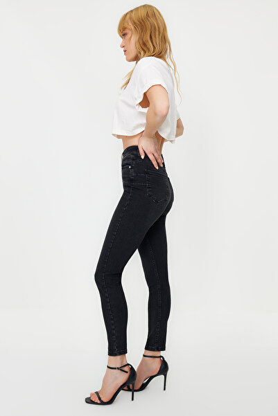 Trendyol Collection Antracitové push-up vysoké elastické skinny džíny TWOSS24JE00065
