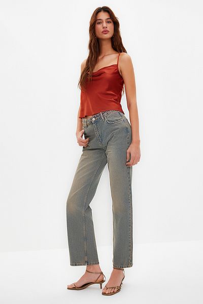 Trendyol Collection Bluse aus gewebtem Satin mit Kachelriemen und Spitzenkragen TWOSS19BB0161