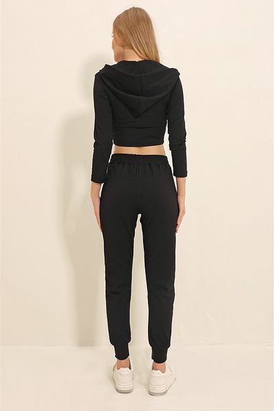 Trend Alaçatı Stili Women's Black Hooded Zippered Crop Top and Double Pocket Corduroy Tracksuit ALC-X11428