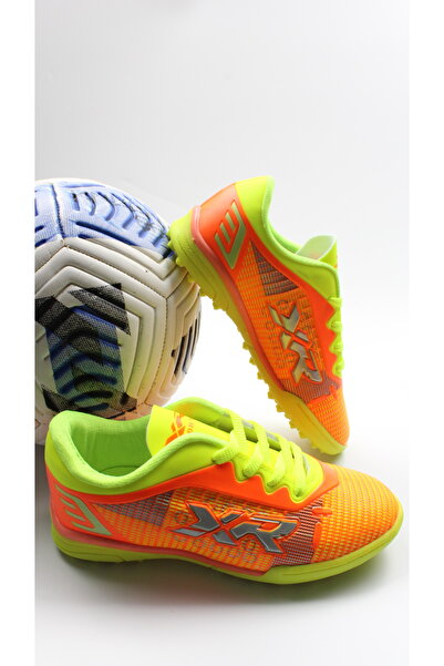XR أحذية كرة القدم للأولاد