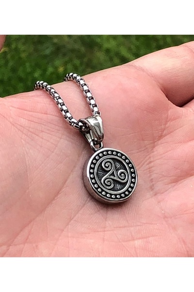 Viking شخصيات إسكندنافية صغيرة الحجم رمز نورديك 316L قلادة من الفولاذ المقاوم للصدأ ومانعة للتشويه للجنسين