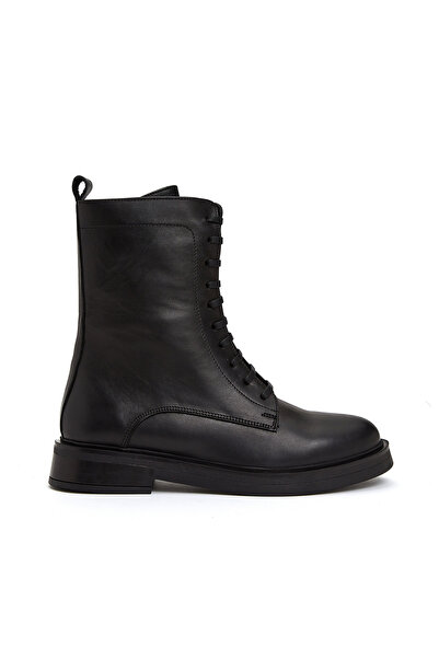 Dıvarese Siyah Kadın Bot
