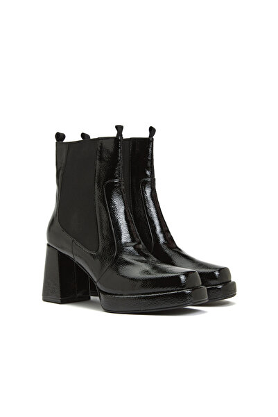 Dıvarese Siyah Kadın Bot