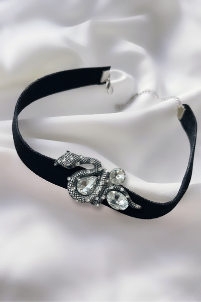WAHSHE Chammeran Choker Stone Necklace